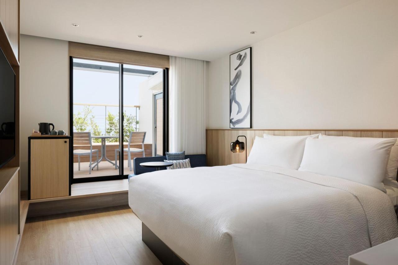 Отель Fairfield By Marriott Hyogo Awaji Higashiura Экстерьер фото